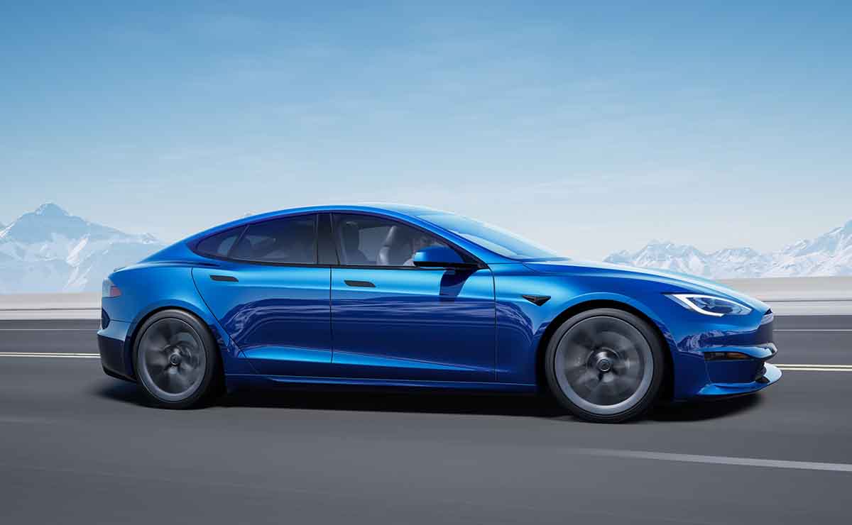 Tesla Model S Plaid azul