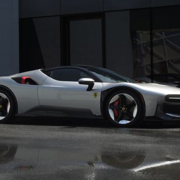 Inicio 2 Ferrari CZ26: La hypercar híbrida One‐Off de 797 CV que…