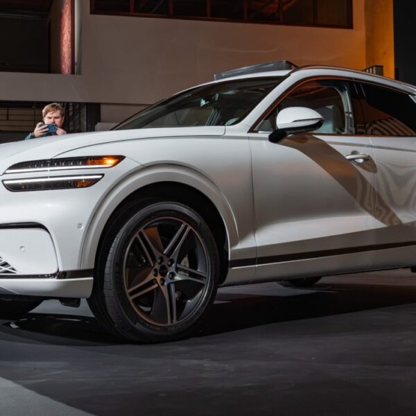 Inicio 2 Genesis GV70 Electric 2027: lujo, 429 hp y carga al…