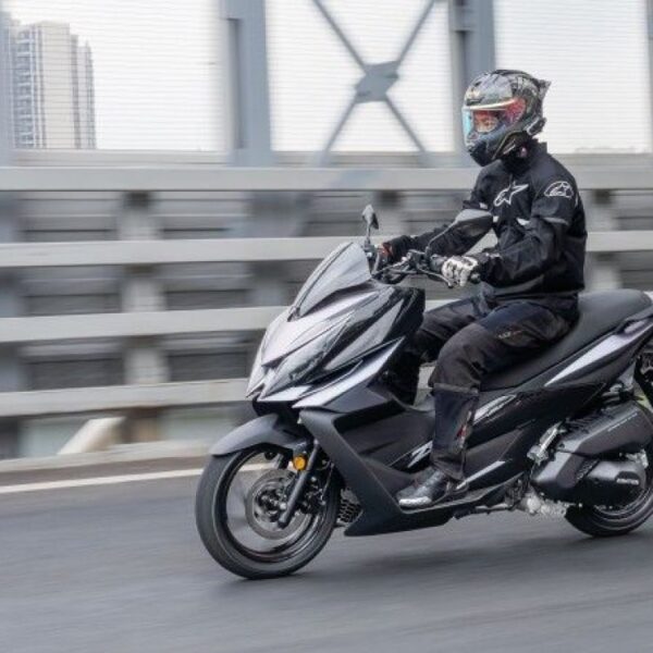 Inicio 3 Hero Xoom 125R: scooter de 125 cc con navegación, llantas…