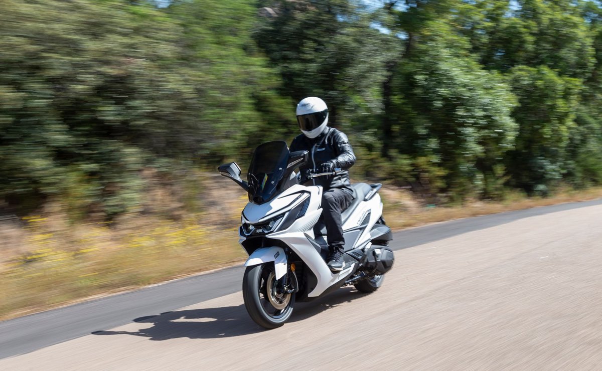 Hero Xoom 125R: scooter de 125 cc con navegación, llantas de 14 pulgadas y garantía de 5 años por 1.888 € en España 2 hero xoom 125r3